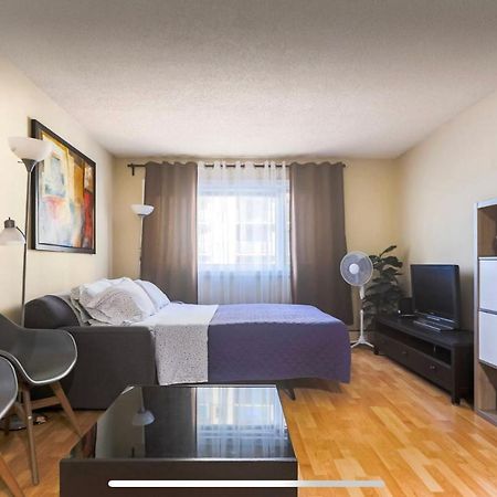 Downtown River Valley Bachelor Suite Condo, Non Smoking, 12 Inches Queen Bed, Beautiful Minimalist, Very Convenient Every Where Έντμοντον Εξωτερικό φωτογραφία