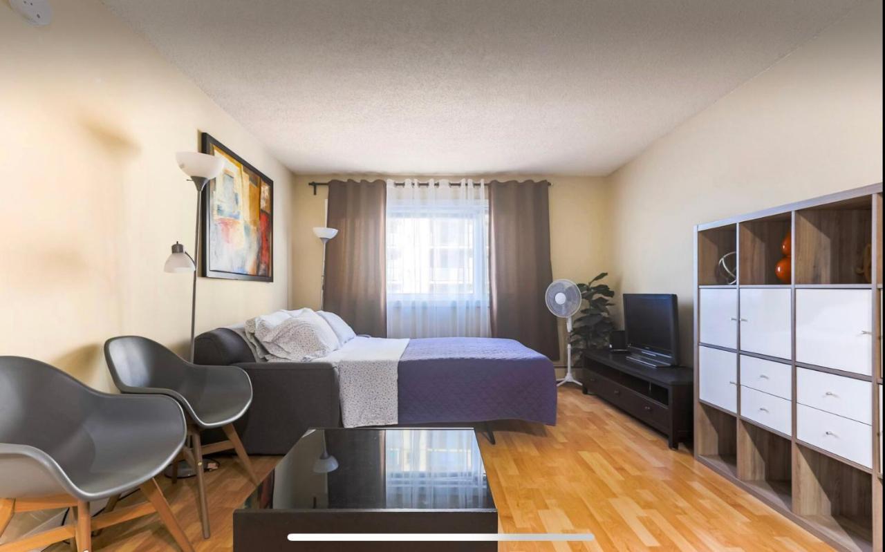 Downtown River Valley Bachelor Suite Condo, Non Smoking, 12 Inches Queen Bed, Beautiful Minimalist, Very Convenient Every Where Έντμοντον Εξωτερικό φωτογραφία