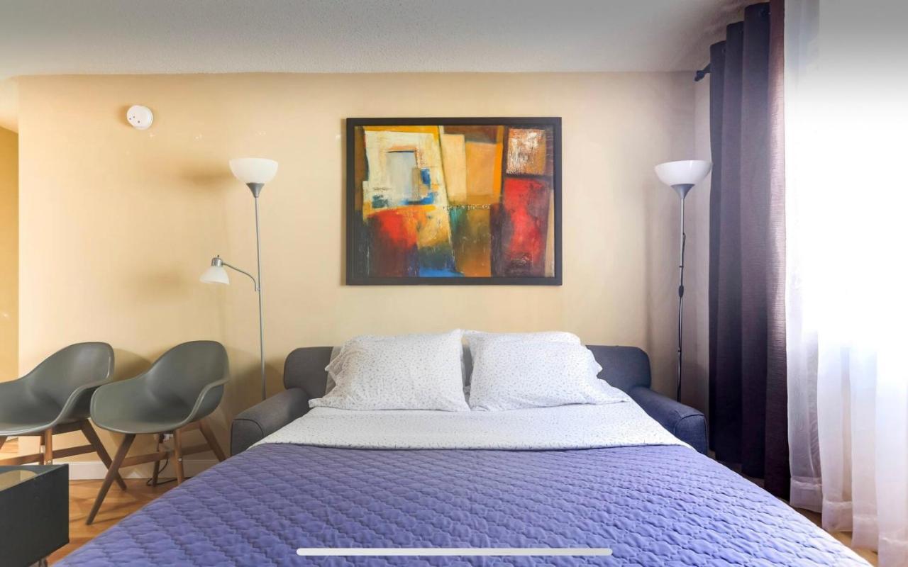 Downtown River Valley Bachelor Suite Condo, Non Smoking, 12 Inches Queen Bed, Beautiful Minimalist, Very Convenient Every Where Έντμοντον Εξωτερικό φωτογραφία