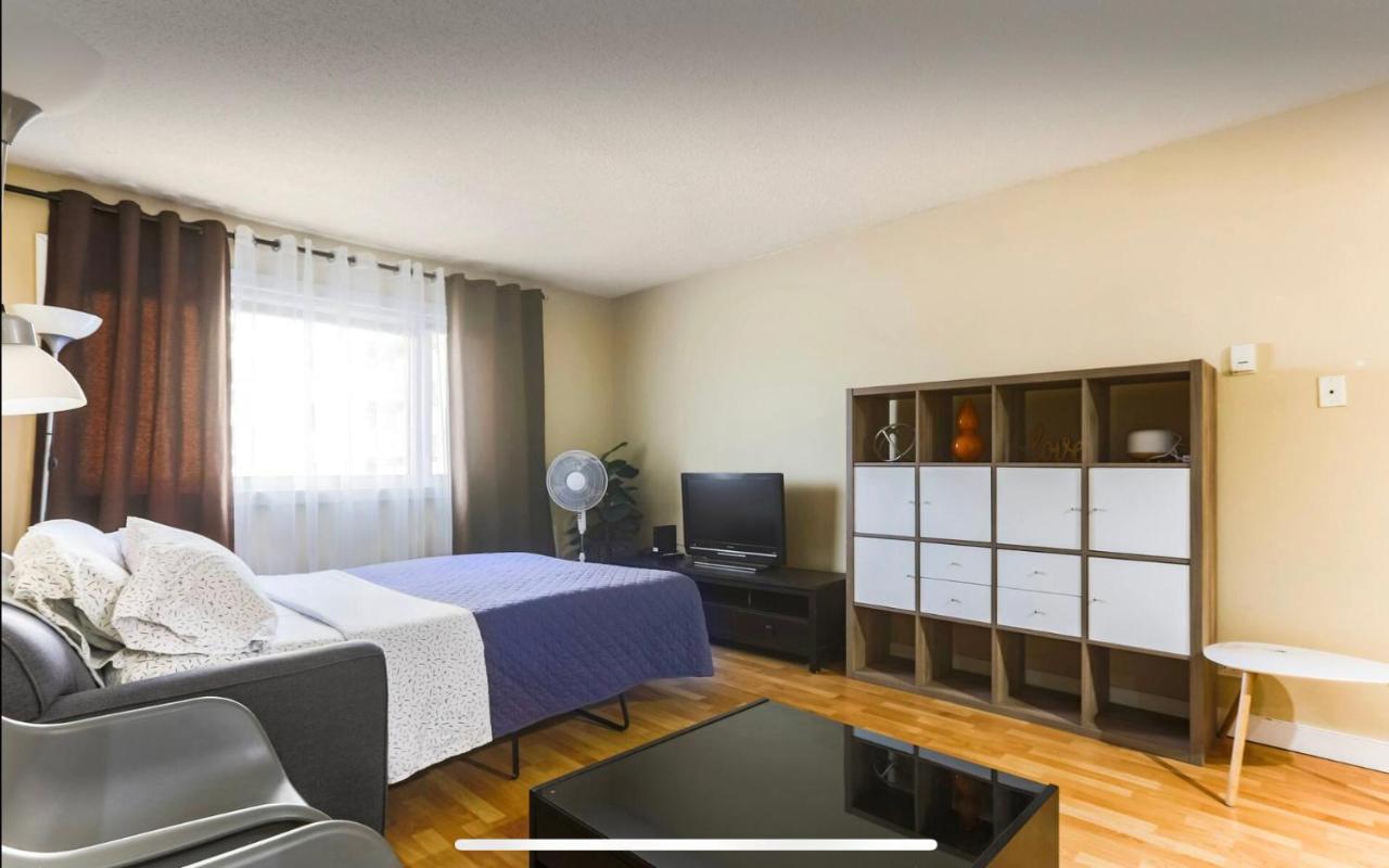 Downtown River Valley Bachelor Suite Condo, Non Smoking, 12 Inches Queen Bed, Beautiful Minimalist, Very Convenient Every Where Έντμοντον Εξωτερικό φωτογραφία